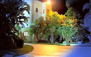 Hotel Akrabello