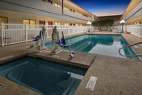 Red Roof Inn & Suites Irving – DFW Airport South