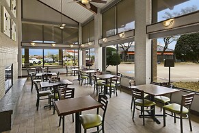 Red Roof Inn & Suites Irving – DFW Airport South