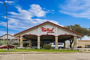 Red Roof Inn & Suites Irving – DFW Airport South