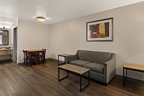 Red Roof Inn & Suites Irving – DFW Airport South