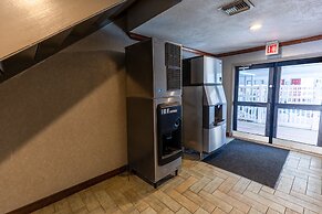 Red Roof Inn & Suites Irving – DFW Airport South