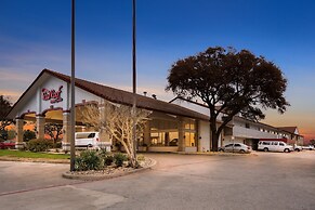 Red Roof Inn & Suites Irving – DFW Airport South