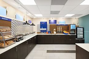 Holiday Inn Express & Suites Atlanta - Tucker Northlake by IHG