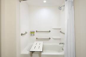 Holiday Inn Express & Suites Atlanta - Tucker Northlake by IHG