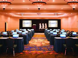 Harborside Resort & Vacation Rentals at Atlantis