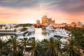 Harborside Resort & Vacation Rentals at Atlantis