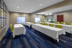 Holiday Inn Express Hotel & Suites Woodhaven by IHG