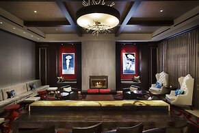 Juniper Hotel Cupertino, Curio Collection by Hilton