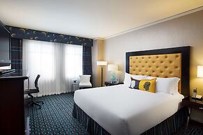 Juniper Hotel Cupertino, Curio Collection by Hilton