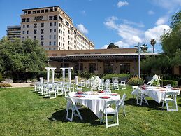 Juniper Hotel Cupertino, Curio Collection by Hilton