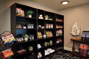 Juniper Hotel Cupertino, Curio Collection by Hilton