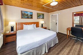 Econo Lodge Inn & Suites