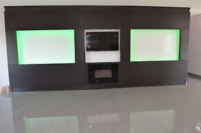 Econo Lodge Inn & Suites