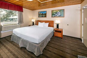 Econo Lodge Inn & Suites