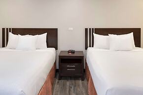 Econo Lodge Inn & Suites