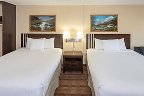 Econo Lodge Inn & Suites