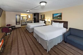 Econo Lodge Inn & Suites