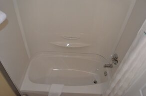 Econo Lodge Inn & Suites