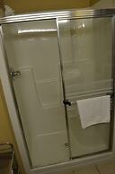 Econo Lodge Inn & Suites