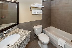 Econo Lodge Inn & Suites