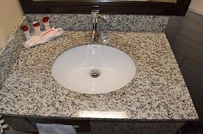 Econo Lodge Inn & Suites