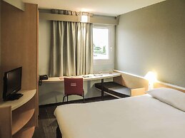 ibis Auray