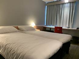 ibis Auray