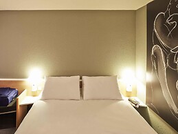 ibis Auray