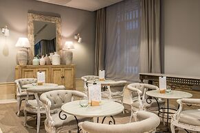 Vincci Lys Hotel