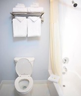 Quality Inn & Suites Middletown - Newport