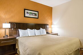 Quality Inn & Suites Middletown - Newport