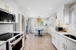 Tropical Breeze Resort