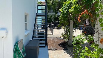 Tropical Breeze Resort