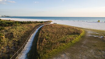 Tropical Breeze Resort