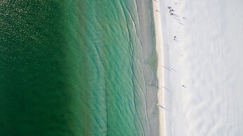 Tropical Breeze Resort