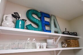 Tropical Breeze Resort