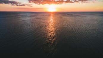 Tropical Breeze Resort