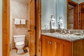 Ridgepoint Townhomes by East West Hospitality