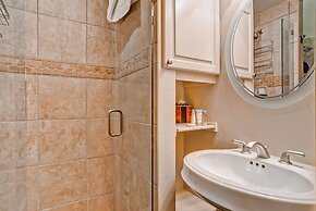 Ridgepoint Townhomes by East West Hospitality