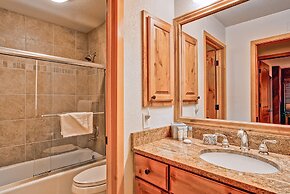 Ridgepoint Townhomes by East West Hospitality