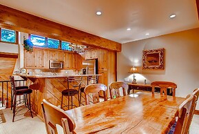 Ridgepoint Townhomes by East West Hospitality