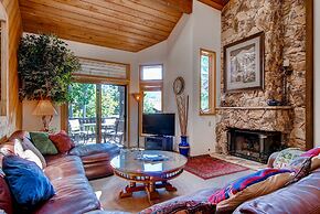 Ridgepoint Townhomes by East West Hospitality