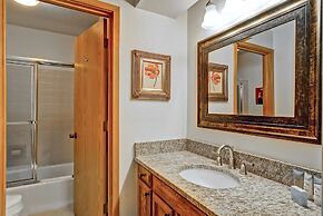 Ridgepoint Townhomes by East West Hospitality