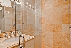 Ridgepoint Townhomes by East West Hospitality