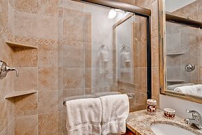 Ridgepoint Townhomes by East West Hospitality