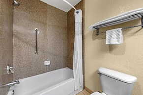 Best Western Plus Shamrock Inn & Suites