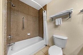 Best Western Plus Shamrock Inn & Suites
