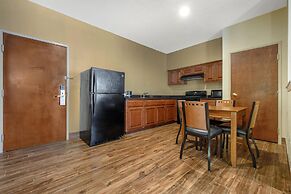Best Western Plus Shamrock Inn & Suites