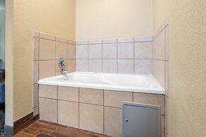 Best Western Plus Shamrock Inn & Suites